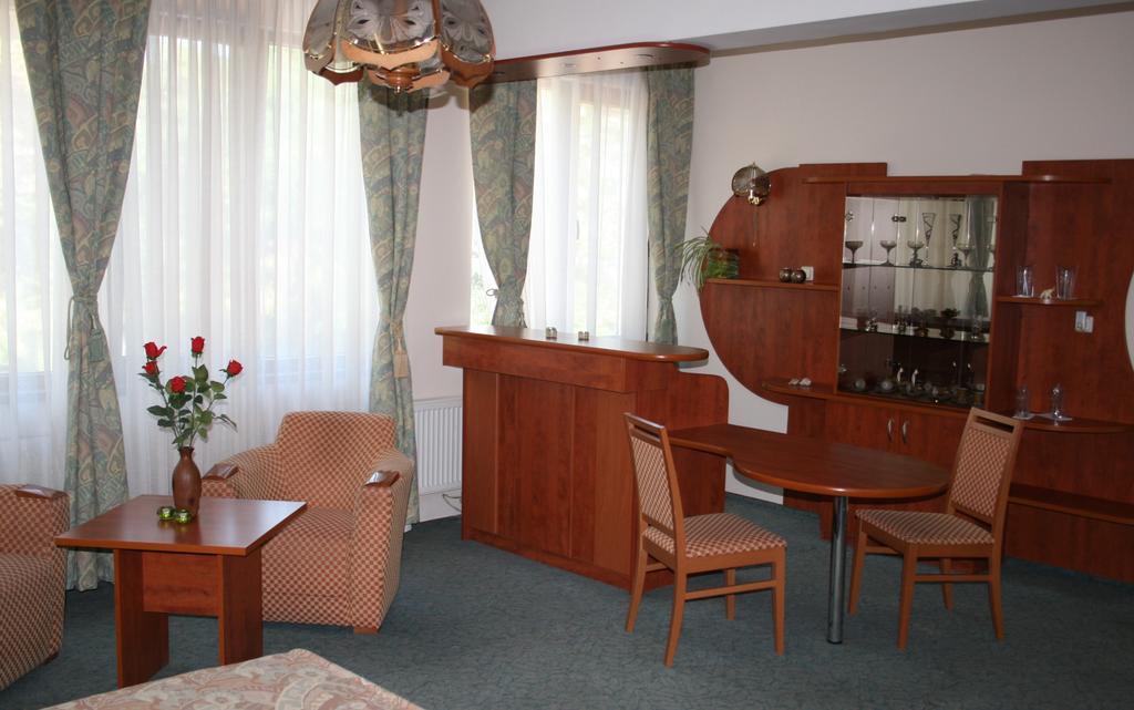 Hotel Nicol Plovdiv Esterno foto