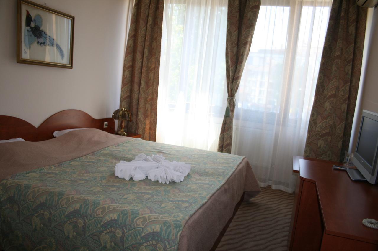 Hotel Nicol Plovdiv Esterno foto